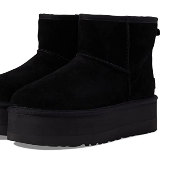 UGG Classic Mini Platform Boots NWT - Picture 1 of 3
